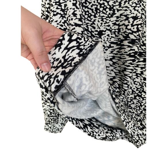 Athleta Balance printed black and white animal print oversized pullover size S - Picture 3 of 6